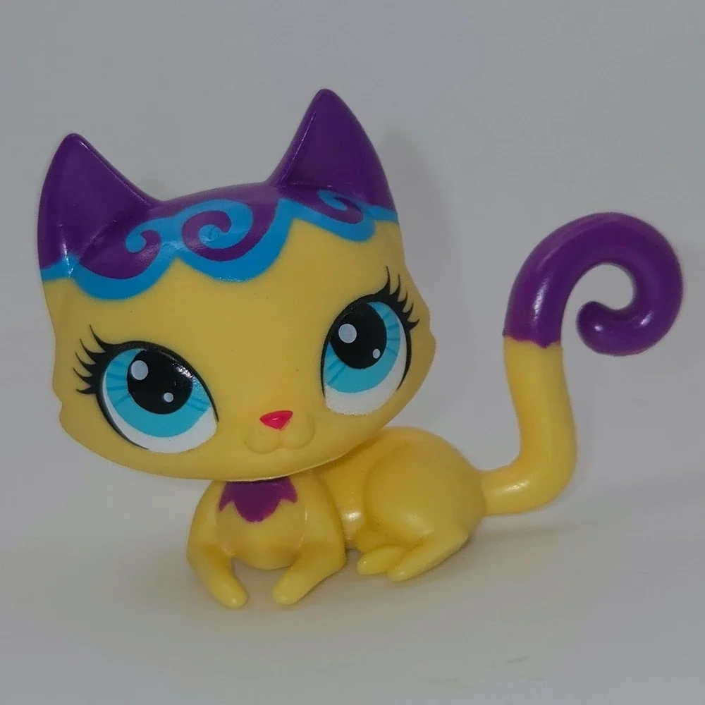 Littlest Pet Shop LPS #3332 Yellow Purple Cat Blue Eyes Hasbro Figure